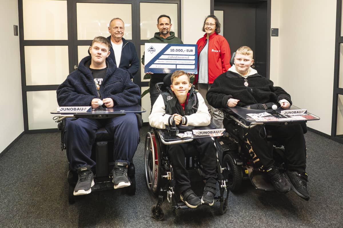 JUNO-Bau - Gemeinsam stark: Spendenübergabe an den ambulanten Kinder- und Jugendhospizdienst der Johanniter‑Unfall‑Hilfe e. V. in Cottbus